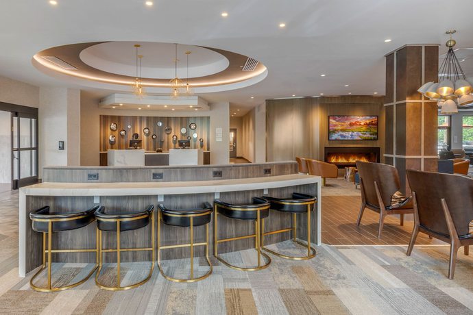 Imagen de los interiores del Hotel DoubleTree by Hilton Charleston Riverview. Foto 16