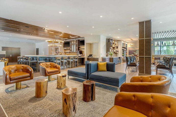 Imagen de los interiores del Hotel DoubleTree by Hilton Charleston Riverview. Foto 17
