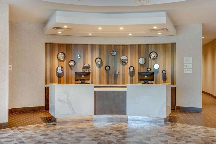 Imagen de los interiores del Hotel DoubleTree by Hilton Charleston Riverview. Foto 18