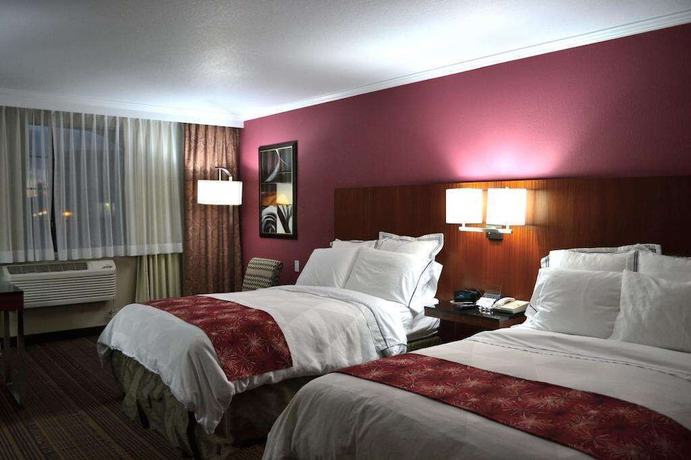 Imagen de la habitación del Hotel DoubleTree by Hilton Chatsworth. Foto 10