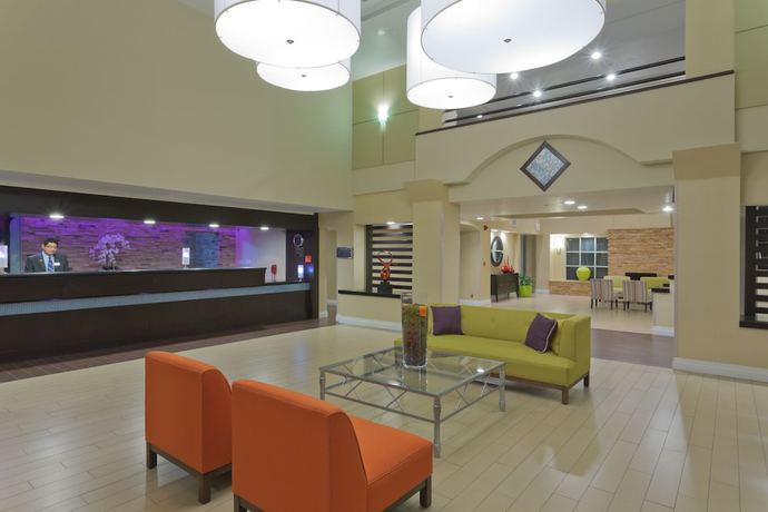 Imagen de los interiores del Hotel DoubleTree by Hilton Chatsworth. Foto 11