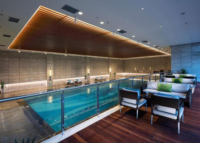 Imagen de la piscina del Hotel DoubleTree by Hilton Chongqing - Nan'an. Foto 8