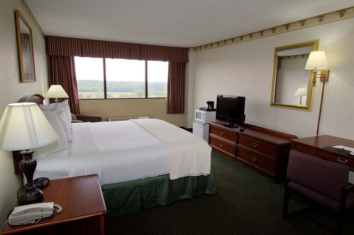 Imagen de los interiores del Hotel DoubleTree by Hilton Clarksville Riverview. Foto 7