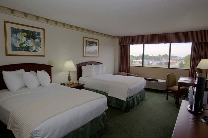 Imagen de los interiores del Hotel DoubleTree by Hilton Clarksville Riverview. Foto 8