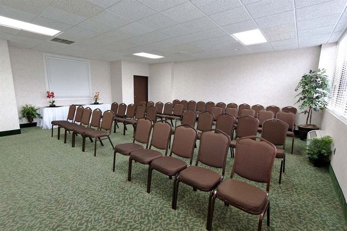 Imagen de la habitación del Hotel DoubleTree by Hilton Clarksville Riverview. Foto 4