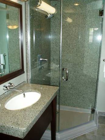 Imagen de la habitación del Hotel DoubleTree by Hilton Concord Downtown. Foto 8