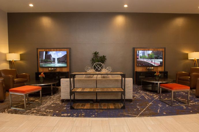 Imagen de los interiores del Hotel DoubleTree by Hilton Dayton Fairborn. Foto 14