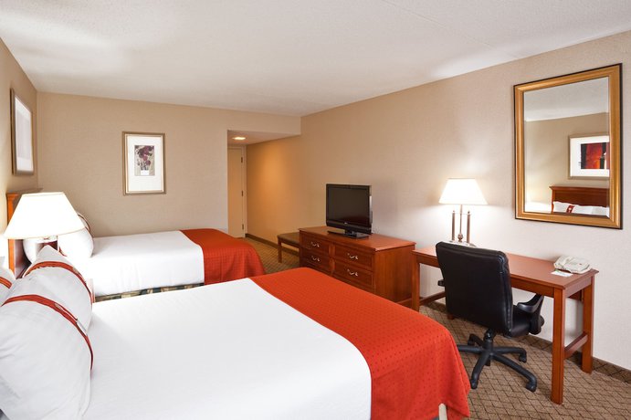Imagen de la habitación del Hotel DoubleTree by Hilton Dayton Fairborn. Foto 4
