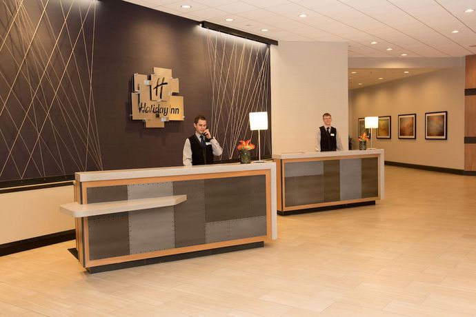 Imagen de los interiores del Hotel DoubleTree by Hilton Dayton Fairborn. Foto 19