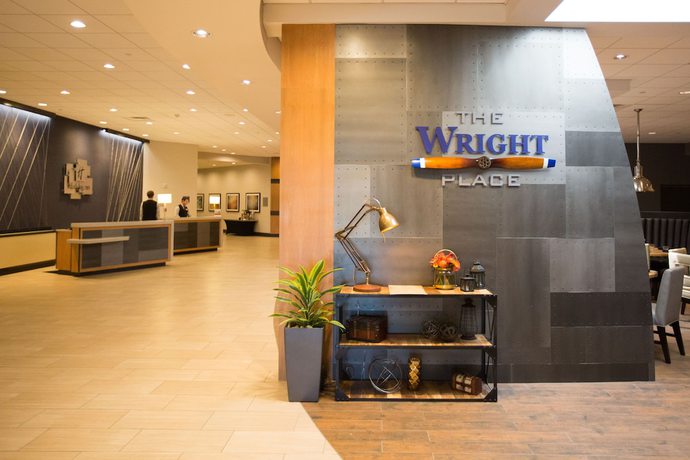 Imagen de los interiores del Hotel DoubleTree by Hilton Dayton Fairborn. Foto 20