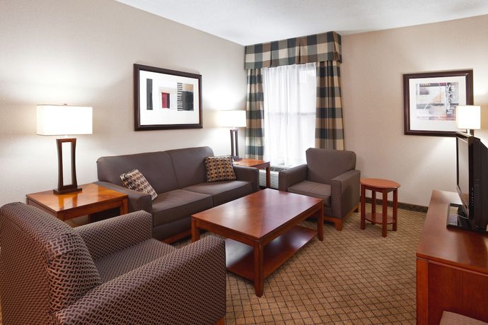 Imagen de la habitación del Hotel DoubleTree by Hilton Dayton Fairborn. Foto 12