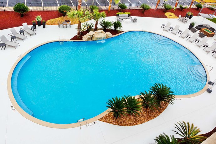 Imagen de la piscina del Hotel DoubleTree by Hilton Dothan, AL. Foto 20