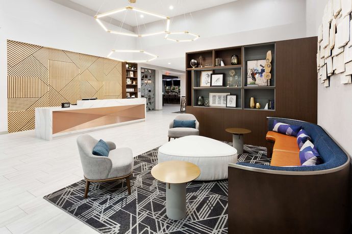 Imagen de los interiores del Hotel DoubleTree by Hilton Dothan, AL. Foto 13