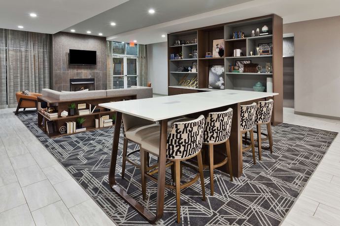 Imagen de los interiores del Hotel DoubleTree by Hilton Dothan, AL. Foto 16