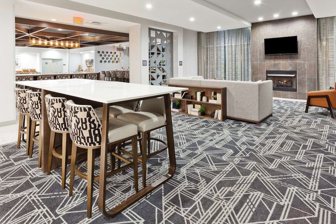 Imagen de los interiores del Hotel DoubleTree by Hilton Dothan, AL. Foto 17