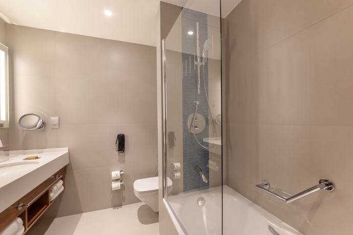 Imagen de la habitación del Hotel DoubleTree by Hilton Dubai Al Jadaf. Foto 7