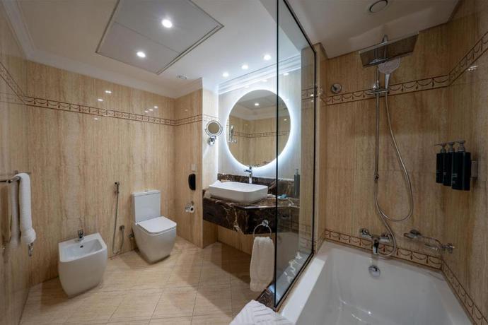 Imagen de la habitación del Hotel DoubleTree by Hilton Dubai Port Saeed. Foto 6