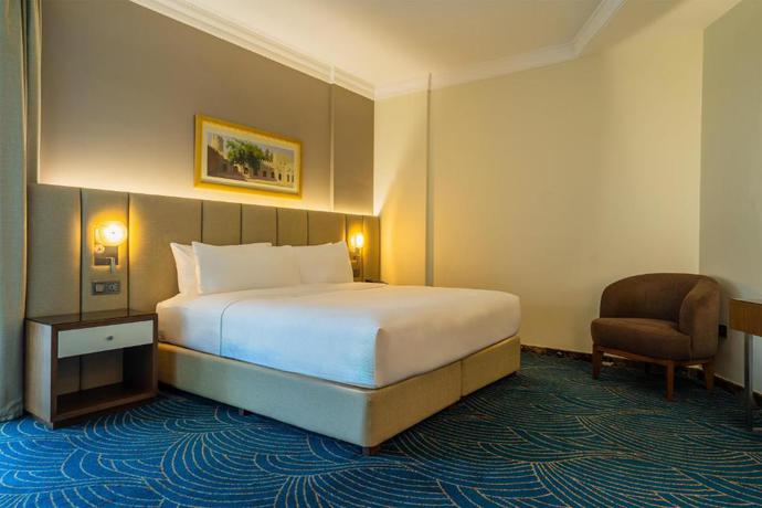 Imagen de la habitación del Hotel DoubleTree by Hilton Dubai Port Saeed. Foto 9