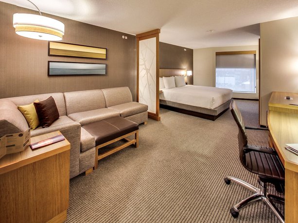 Imagen de la habitación del Hotel DoubleTree by Hilton Edmonton Downtown. Foto 11