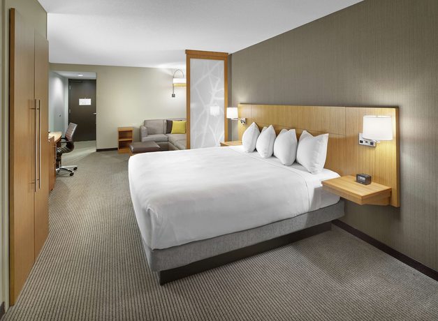 Imagen de la habitación del Hotel DoubleTree by Hilton Edmonton Downtown. Foto 14