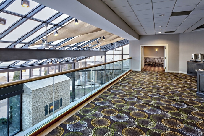 Imagen de los interiores del Hotel DoubleTree by Hilton Fairfield Hotel and Suites. Foto 15