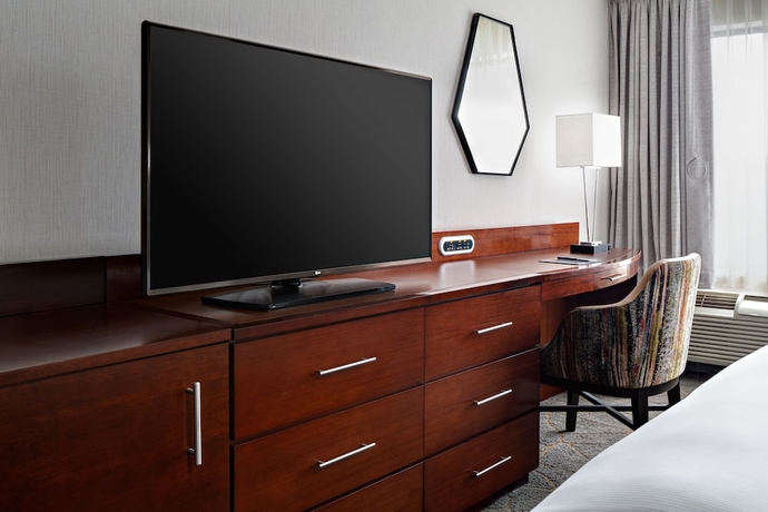 Imagen de la habitación del Hotel DoubleTree by Hilton Fairfield Hotel and Suites. Foto 9