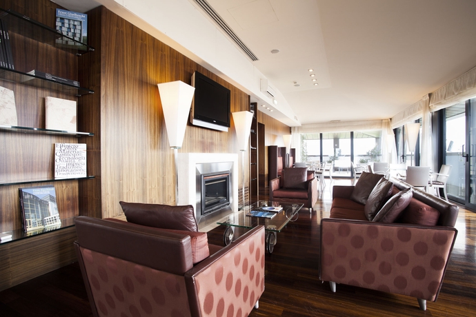 Imagen de los interiores del Hotel DoubleTree by Hilton Florence Metropole. Foto 12