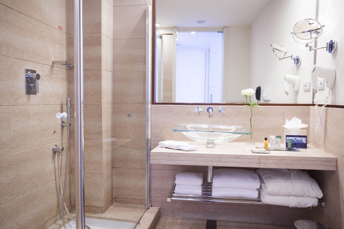 Imagen de la habitación del Hotel DoubleTree by Hilton Florence Metropole. Foto 8