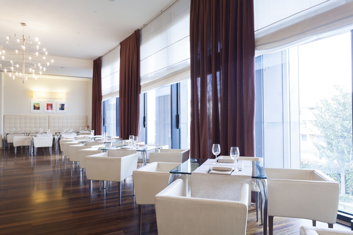 Imagen del bar/restaurante del Hotel DoubleTree by Hilton Florence Metropole. Foto 3