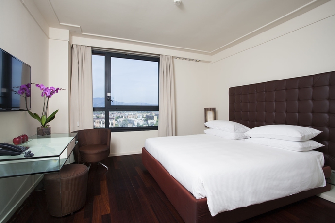 Imagen de la habitación del Hotel DoubleTree by Hilton Florence Metropole. Foto 10