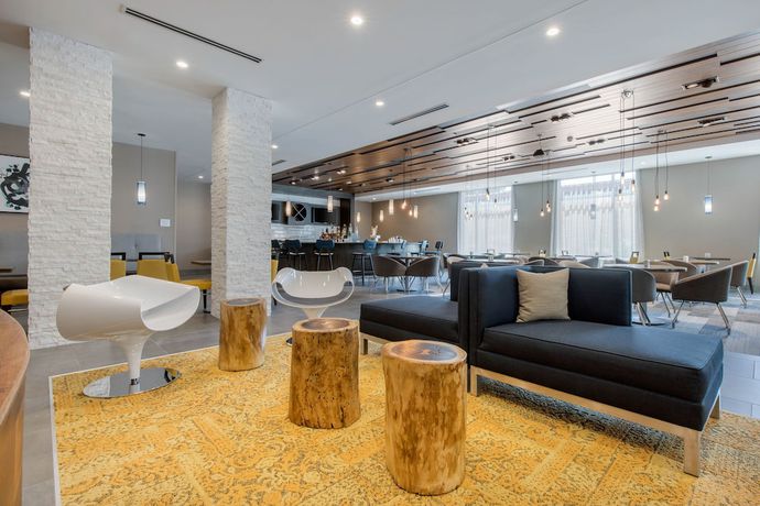 Imagen de los interiores del Hotel DoubleTree by Hilton Greenville Woodruff Road. Foto 17