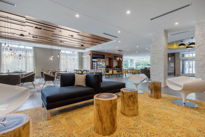 Imagen de los interiores del Hotel DoubleTree by Hilton Greenville Woodruff Road. Foto 20