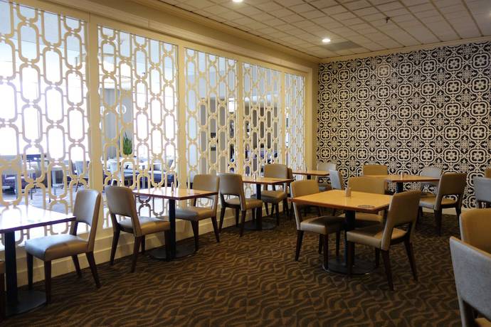 Imagen del bar/restaurante del Hotel DoubleTree by Hilton Hotel Minneapolis North. Foto 3