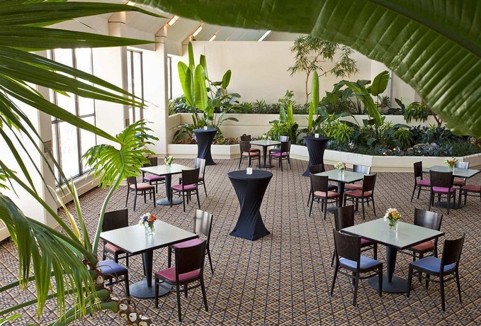 Imagen de los exteriores del Hotel DoubleTree by Hilton Hotel Minneapolis - Park Place. Foto 5