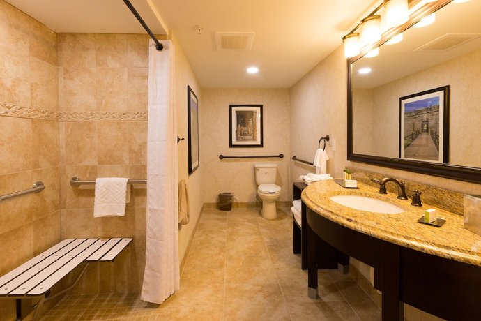 Imagen de la habitación del Hotel DoubleTree by Hilton Hotel St. Augustine Historic District. Foto 11
