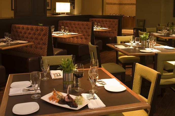 Imagen del bar/restaurante del Hotel DoubleTree by Hilton Hotel & Suites Pittsburgh Downtown. Foto 4