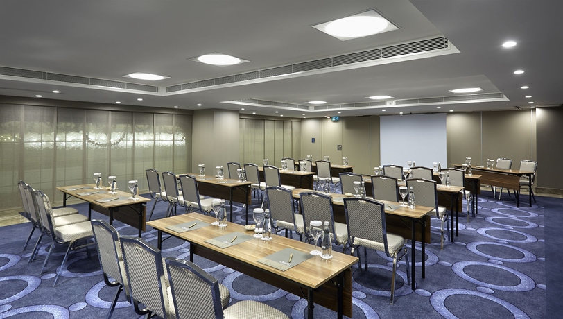 Imagen de los interiores del Hotel DoubleTree by Hilton Istanbul Gayrettepe. Foto 8