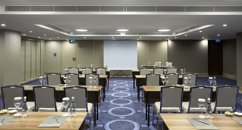 Imagen de los interiores del Hotel DoubleTree by Hilton Istanbul Gayrettepe. Foto 9