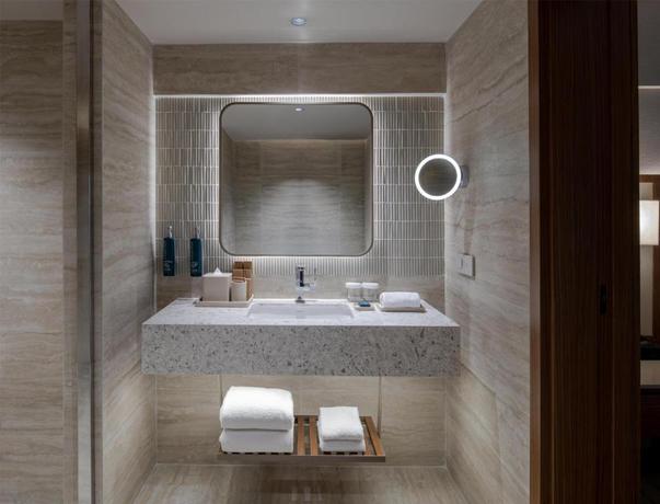 Imagen de la habitación del Hotel DoubleTree by Hilton Istanbul Macka. Foto 3