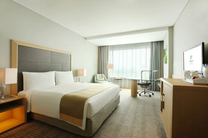 Imagen de la habitación del Hotel DoubleTree by Hilton Jakarta Kemayoran. Foto 2