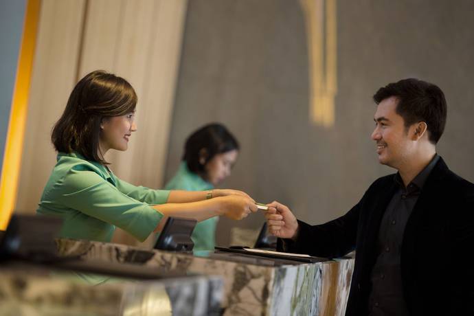 Imagen de los interiores del Hotel DoubleTree by Hilton Jakarta Kemayoran. Foto 13