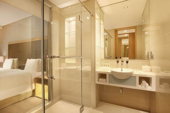 Imagen de la habitación del Hotel DoubleTree by Hilton Jakarta Kemayoran. Foto 8