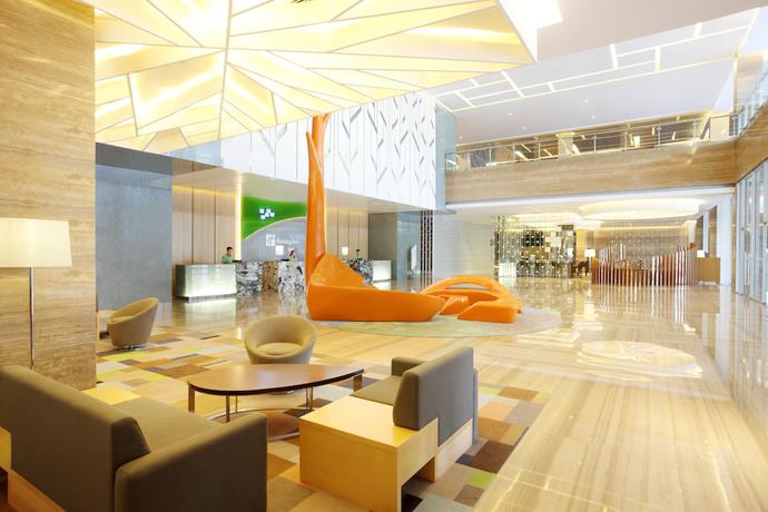 Imagen de los interiores del Hotel DoubleTree by Hilton Jakarta Kemayoran. Foto 17