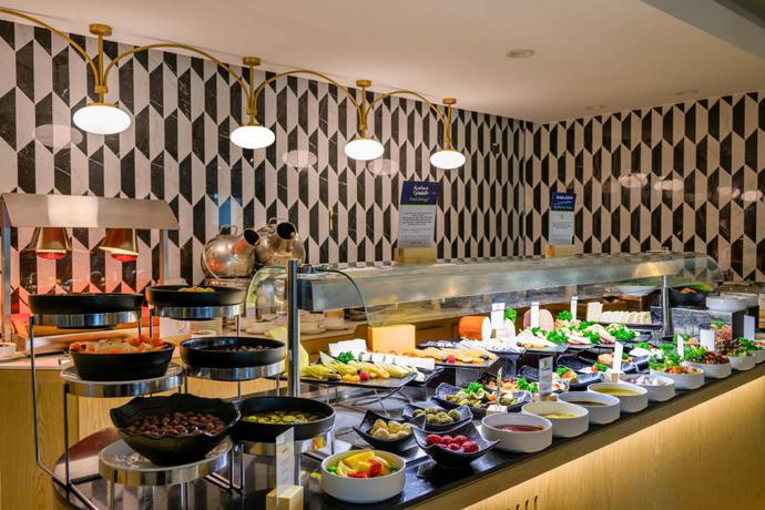 Imagen del bar/restaurante del Hotel DoubleTree by Hilton Jeddah Al Andalus Mall. Foto 15