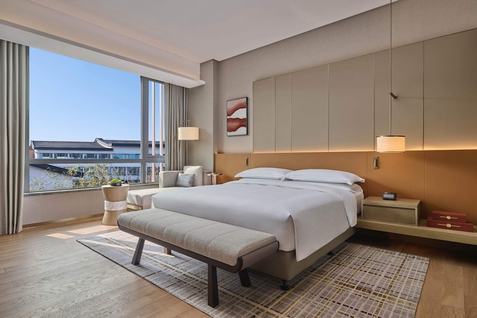 Imagen de la habitación del Hotel DoubleTree by Hilton Jiangxi Fuzhou. Foto 15