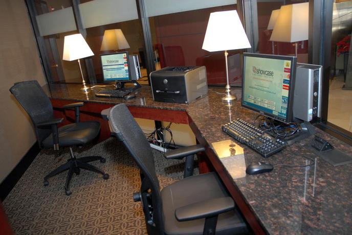 Imagen de los interiores del Hotel DoubleTree by Hilton Kansas City - Overland Park. Foto 5