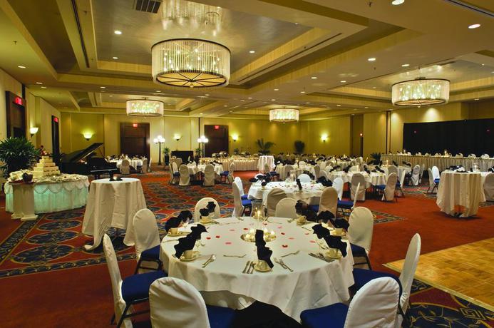 Imagen de los interiores del Hotel DoubleTree by Hilton Kansas City - Overland Park. Foto 6