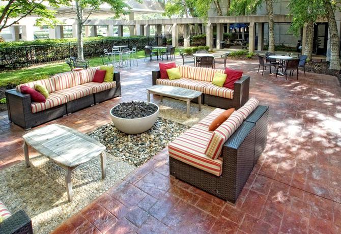 Imagen de los interiores del Hotel DoubleTree by Hilton Kansas City - Overland Park. Foto 9