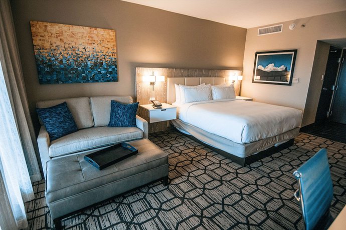 Imagen de la habitación del Hotel DoubleTree by Hilton Lubbock University Area. Foto 5