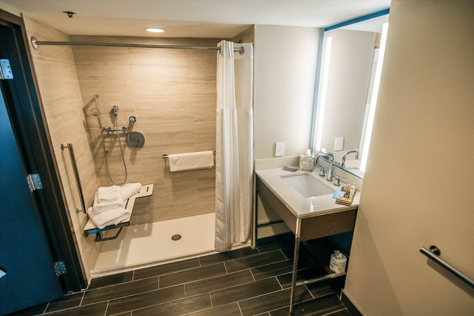 Imagen de la habitación del Hotel DoubleTree by Hilton Lubbock University Area. Foto 6